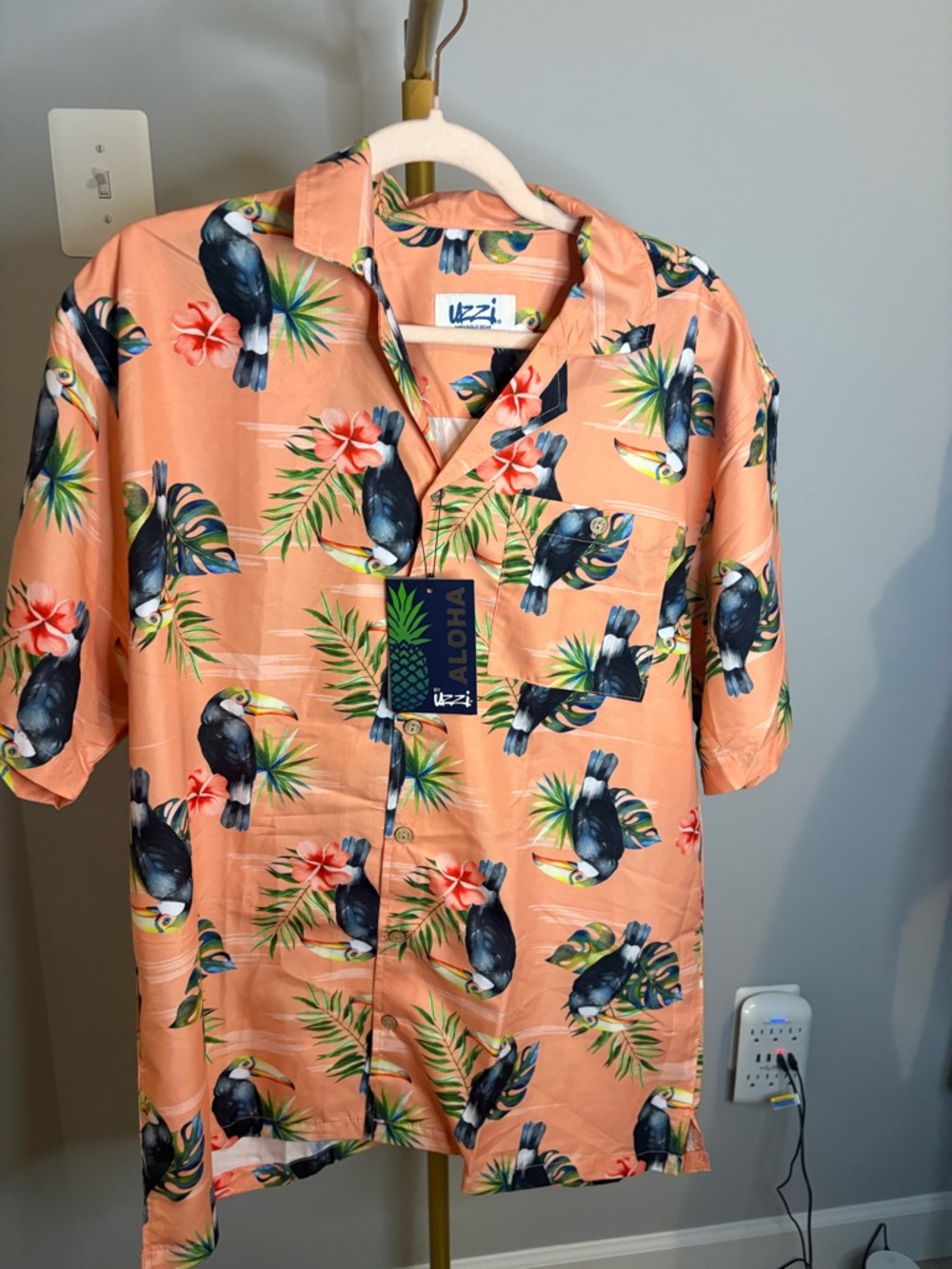 UZZI Peach Toucan Print Short Sleeve Button-Down Shirt